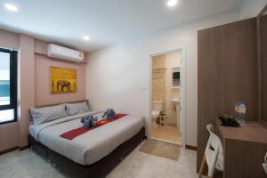 the moon night hotel