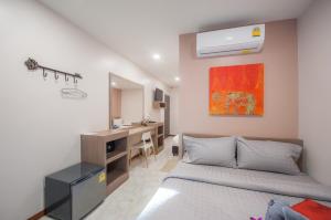 the moon night hotel