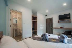 the moon night hotel