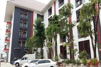 Thanarom Place,In Phan Thong,3 star