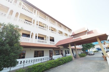 amorn sukhothai hotel