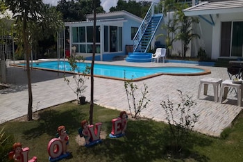 sports bar and resort