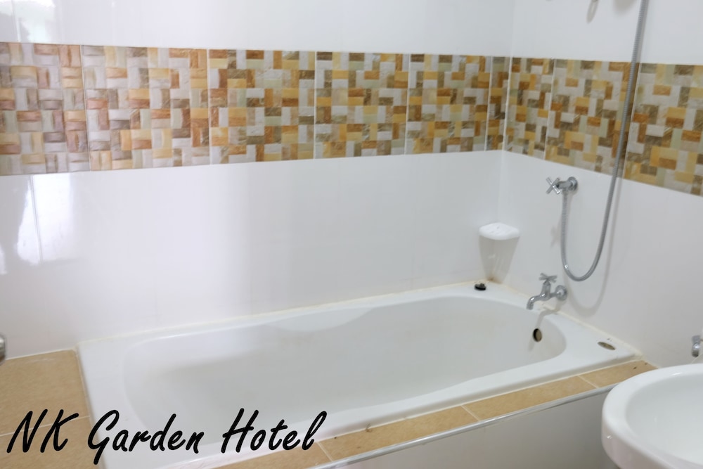 nk garden hotel suratthani airport