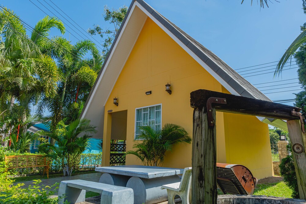 apinya resort bangsarey