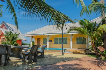 apinya resort bangsarey