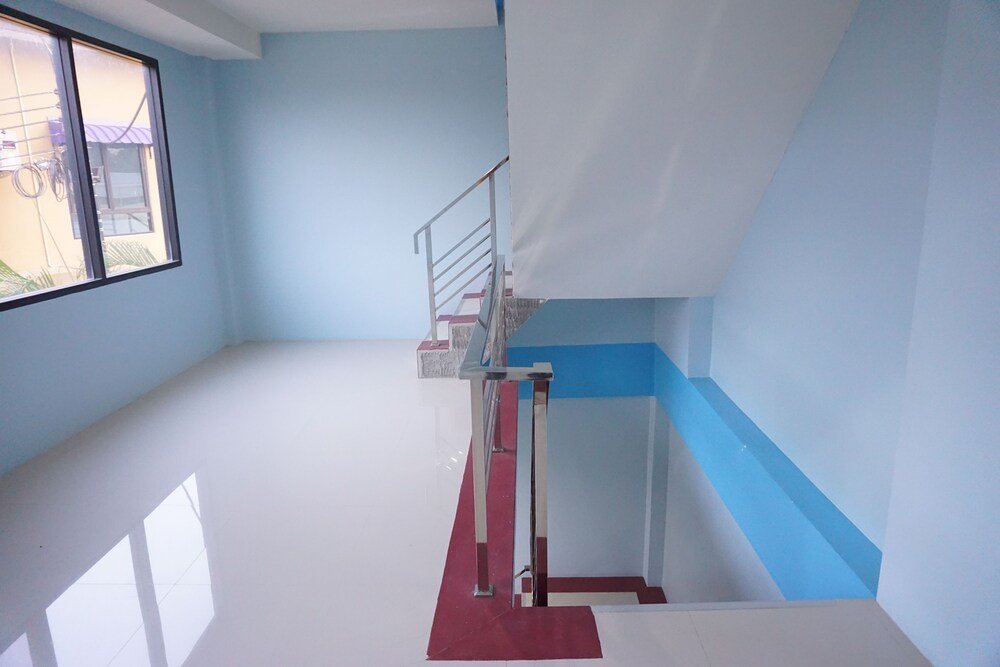 c2u hotel uthai thani adults only