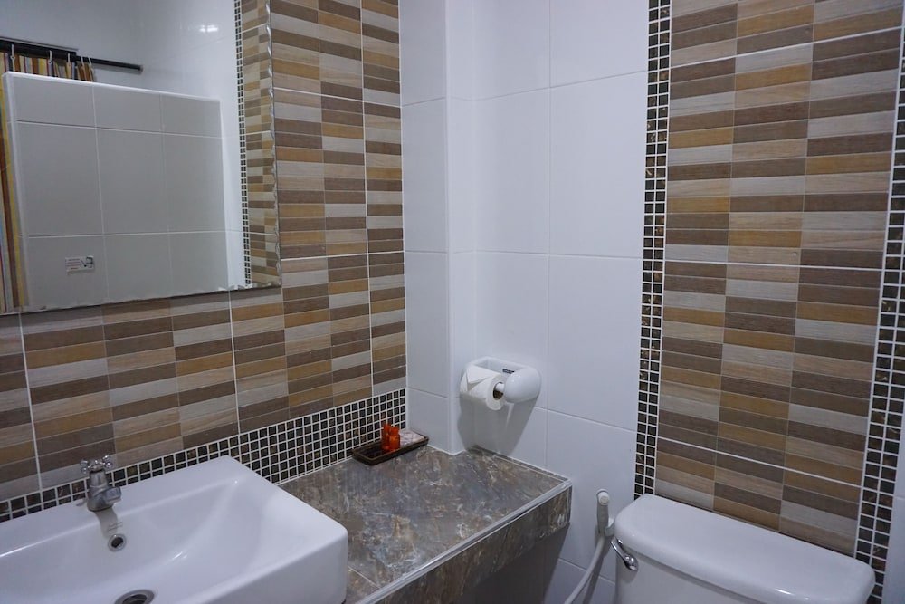 C2u Hotel Uthai Thani - Adults Only,Nong Kha Yang>>Nam Song,3 star
