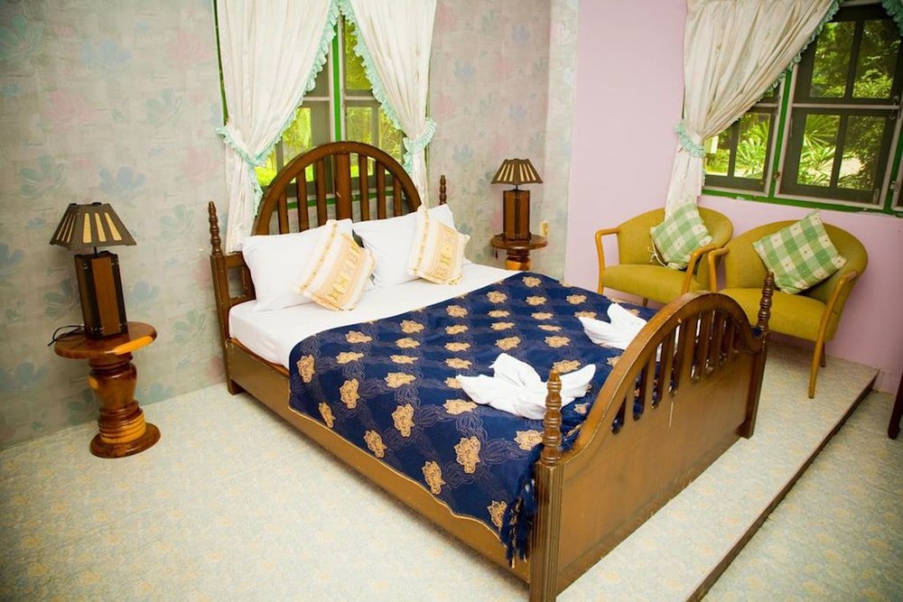 Huaykhakhaeng Country Home Resort,Uthai Thani>>Ban Rai,3 star
