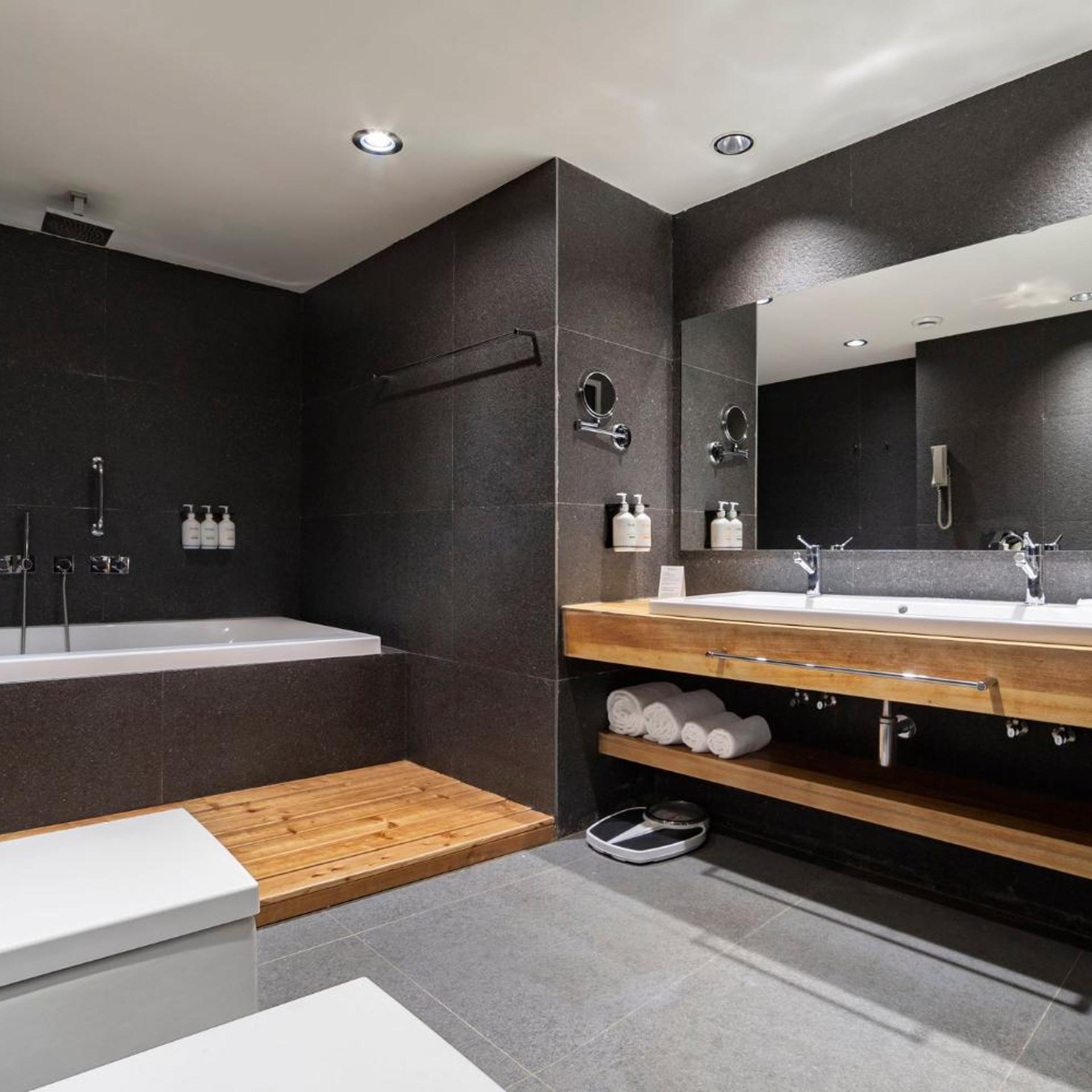 holiday inn tbilisi by ihg