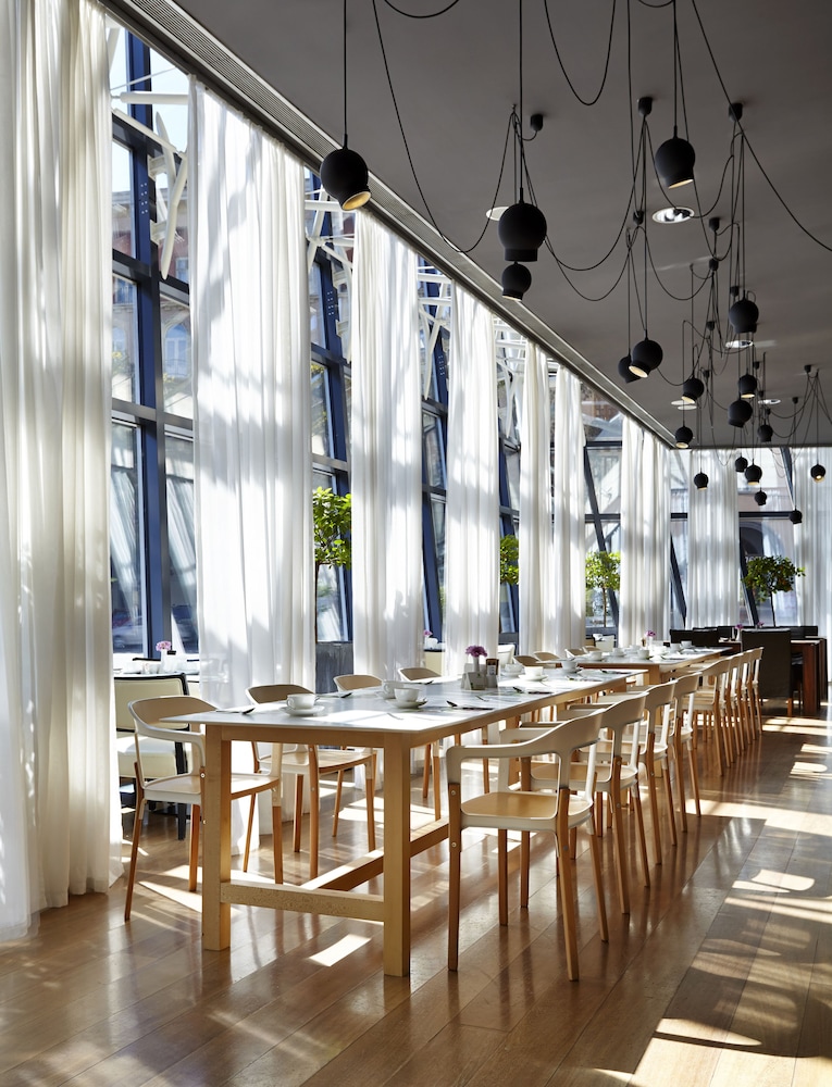 holiday inn tbilisi by ihg