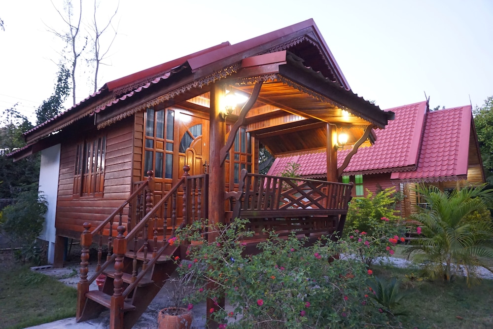 nam khong tara resort