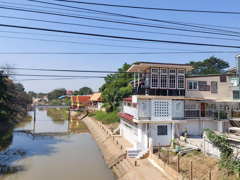 green riverside homestay