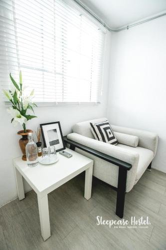 Sleepcase Hostel,Don Muang>>Bangkok,1 star