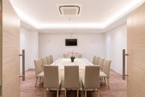 new square patong hotel