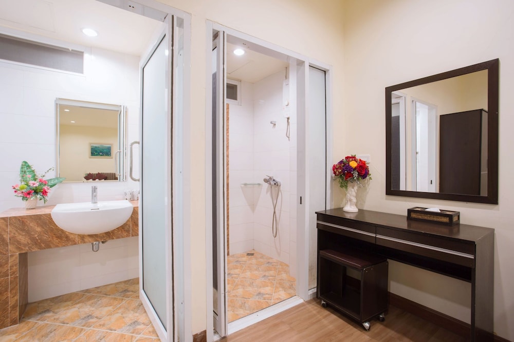 tharakiree place hotel