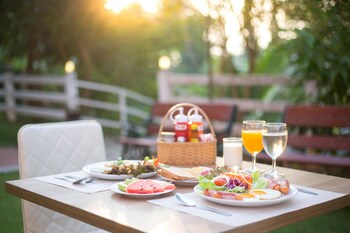 tharakiree place hotel