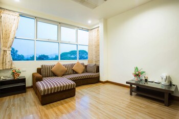 tharakiree place hotel