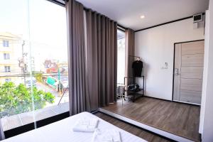 glur phuket patong beach