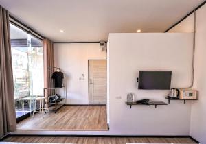 glur phuket patong beach