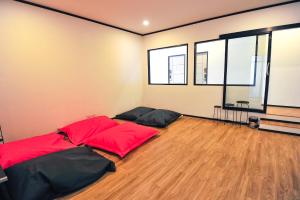 glur phuket patong beach