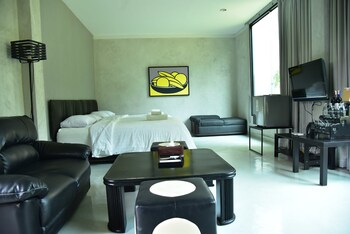 home elements khaoyai