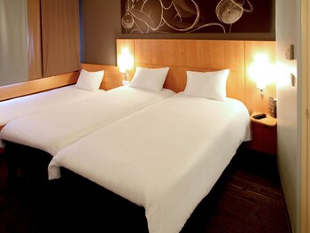 ibis les herbiers