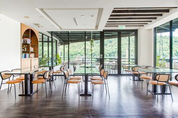 sun moon lake shui yang