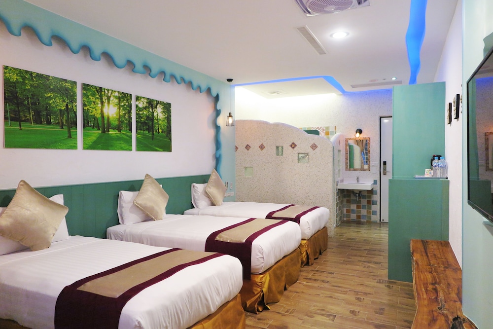 sin sin hotel iii