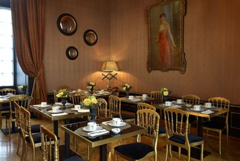 Chateau Colbert,Cholet>>Chambretaud,3 star
