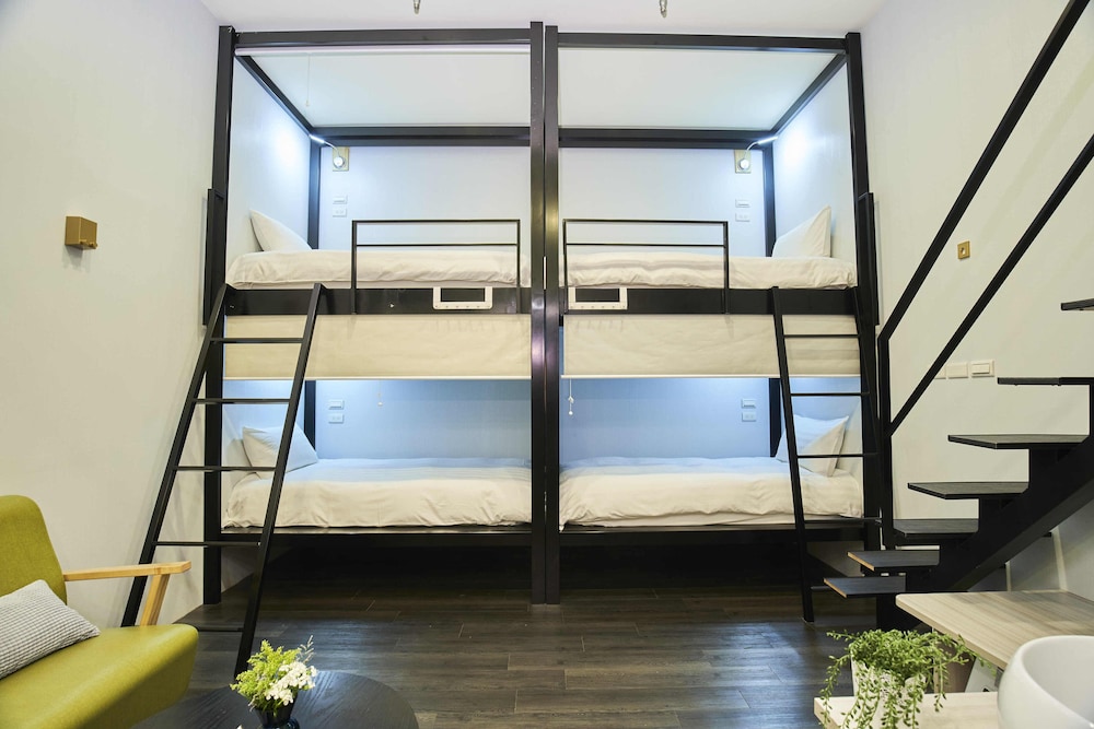ch place x hotel