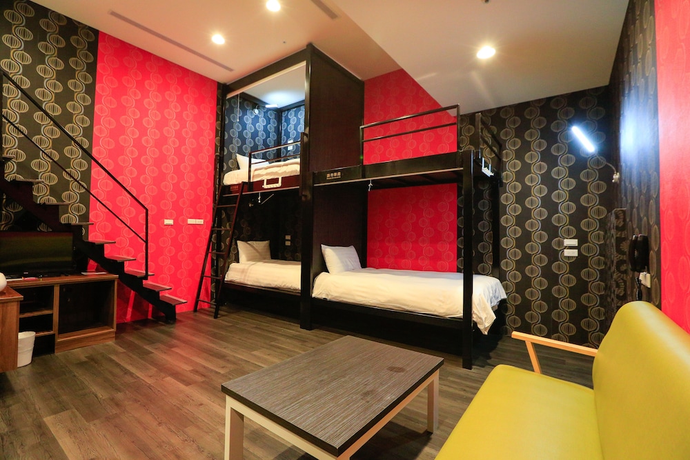 ch place x hotel