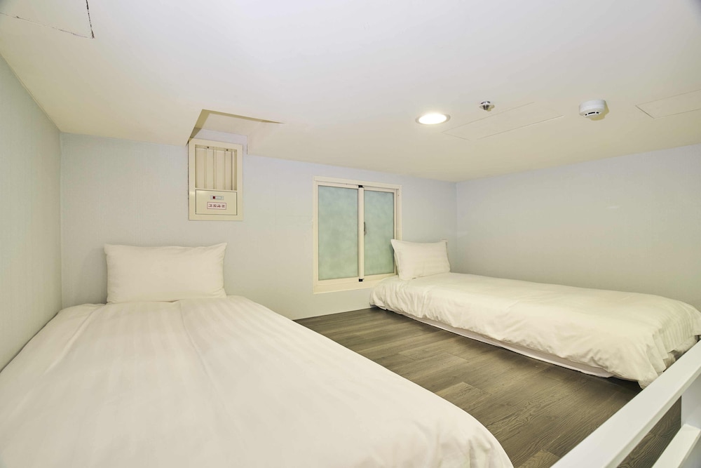 ch place x hotel