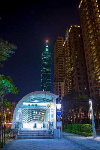 ch place x hotel