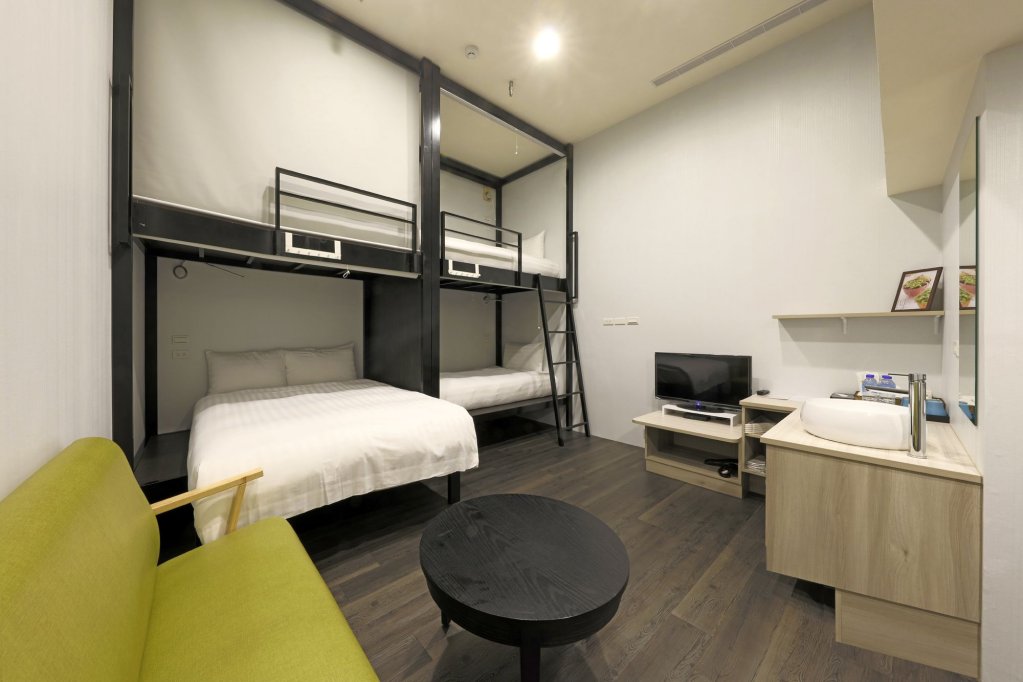 ch place x hotel