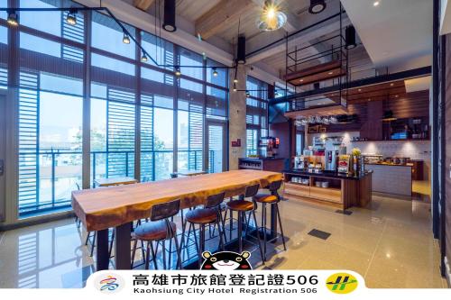 watermark hotel kaohsiung station