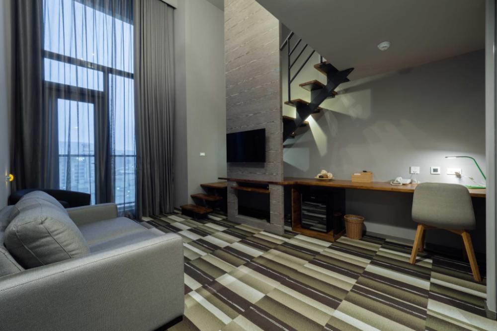 watermark hotel kaohsiung station