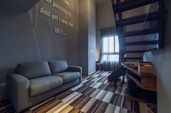 watermark hotel kaohsiung station