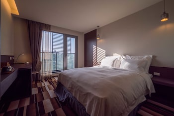 watermark hotel kaohsiung station