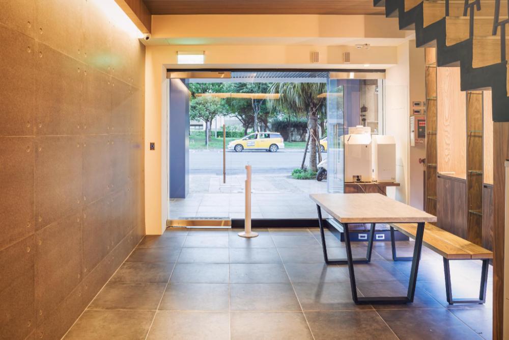 traveller inn day moon hotel