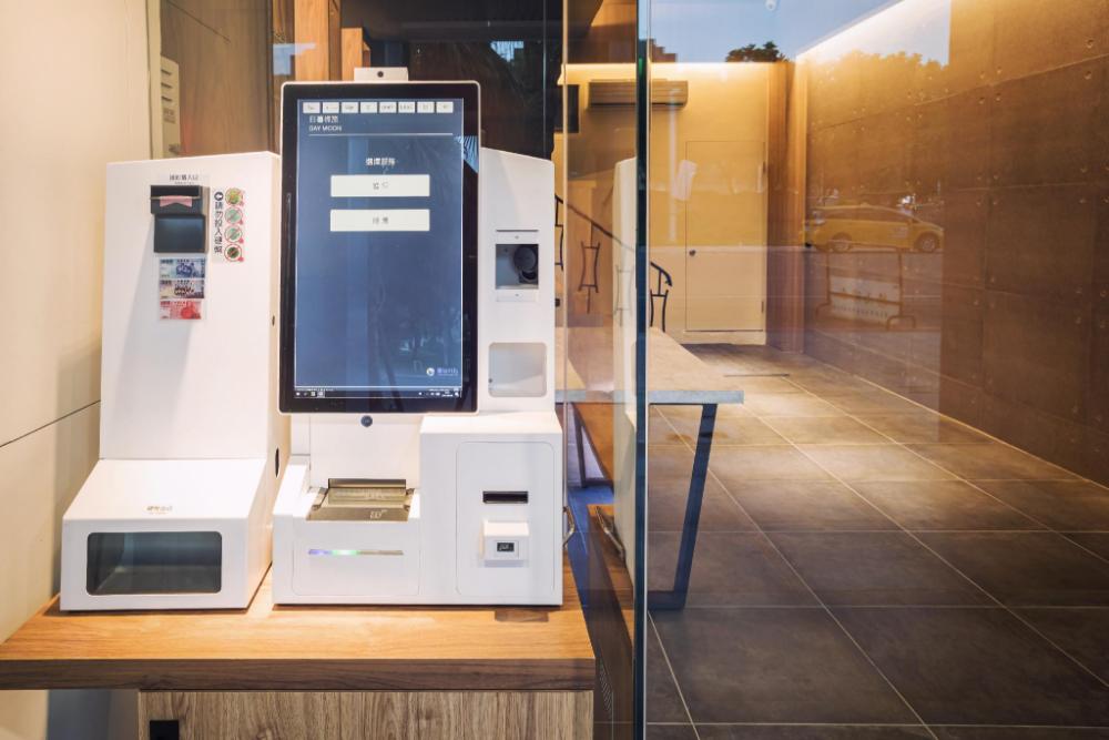 traveller inn day moon hotel