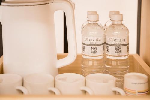 traveller inn day moon hotel