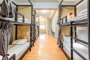 traveller inn day moon hotel