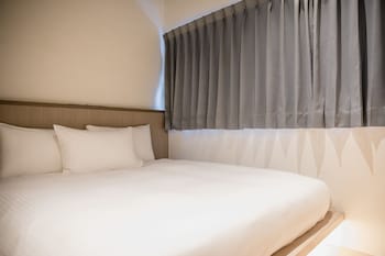 traveller inn day moon hotel