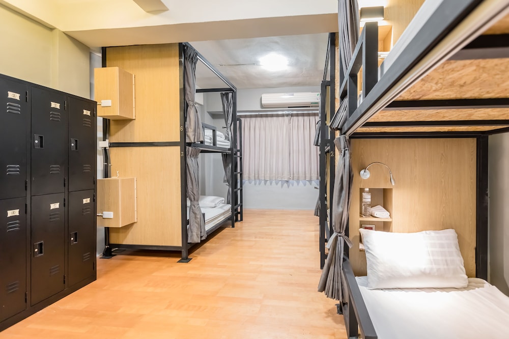 traveller inn day moon hotel