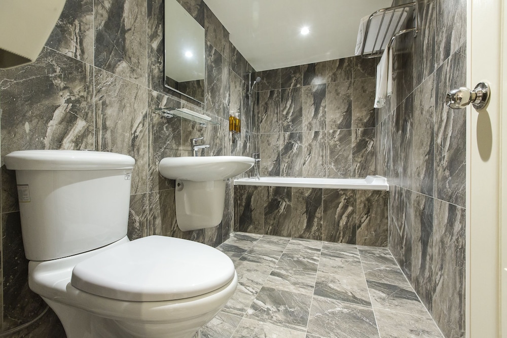 the young hotel taoyuan