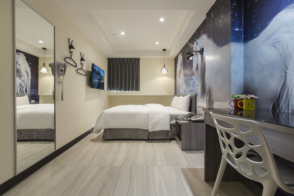 the young hotel taoyuan