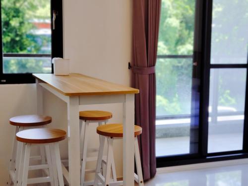 on my way taitung hostel backpacker