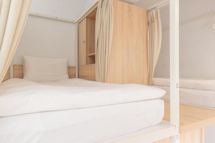 owlstay flip flop hostel garden