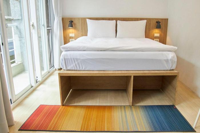 owlstay flip flop hostel garden