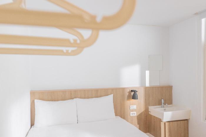 owlstay flip flop hostel garden